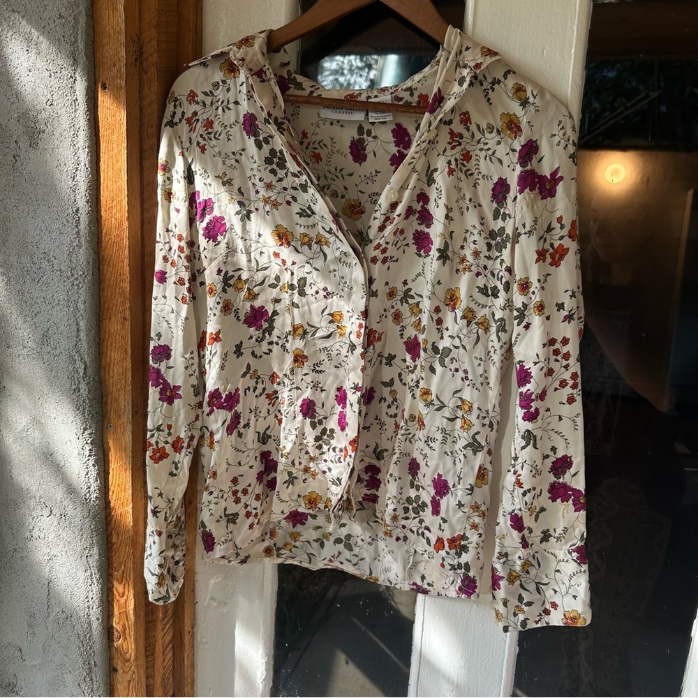 Retro Vintage 100% Silk Floral Button Up